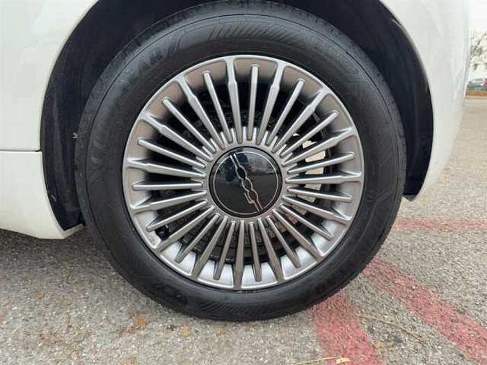 Fiat 500 Elektro*Apple Carplay*Leichtmetallfelgen*Klima*