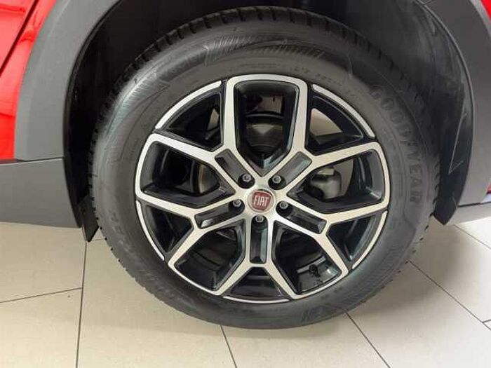 Fiat Tipo Hybrid 1.5 5-Türer RED Automatik LED Kamera ACC