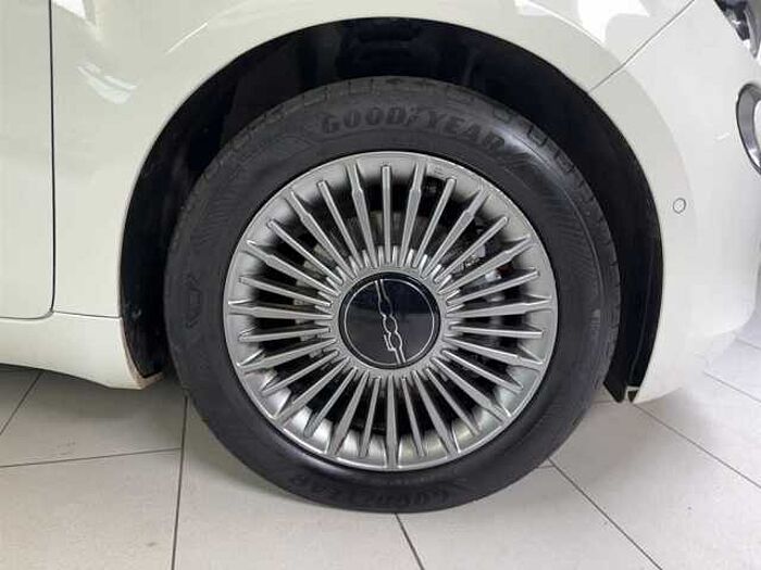 Fiat 500e Neuer 500 3+1 CarPlay Kamera PDC vorne + hinten