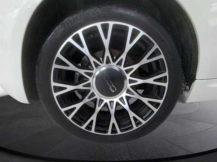 Fiat 500 1.0 GSE Hybrid DOLCEVITA *Navi*PDC*Klimaautomatik*Glasdach*