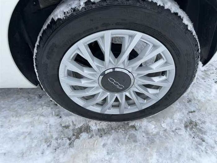 Fiat 500 Dolce Vita*70Ps*Navi*Panorama*Parkpilot*Carplay*uvm.