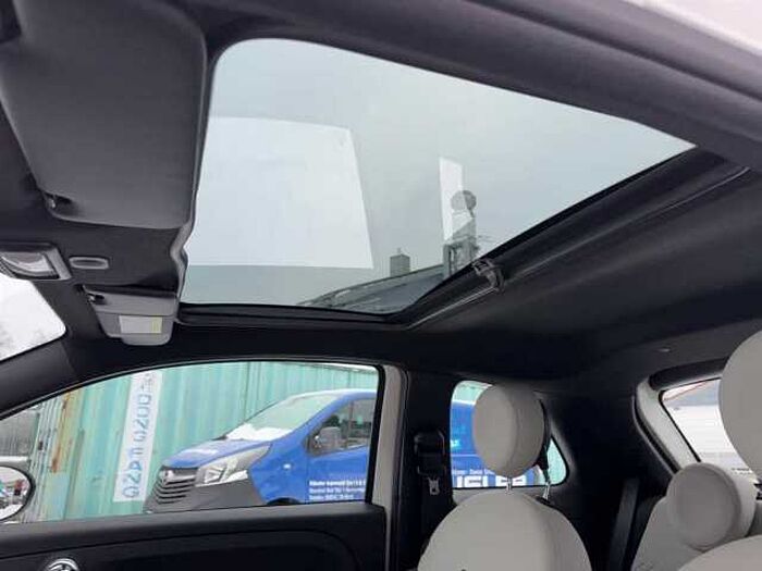 Fiat 500 Dolce Vita*70Ps*Navi*Panorama*Parkpilot*Carplay*uvm.