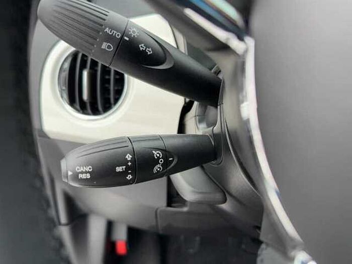 Fiat 500 Dolce Vita*70Ps*Navi*Panorama*Parkpilot*Carplay*uvm.