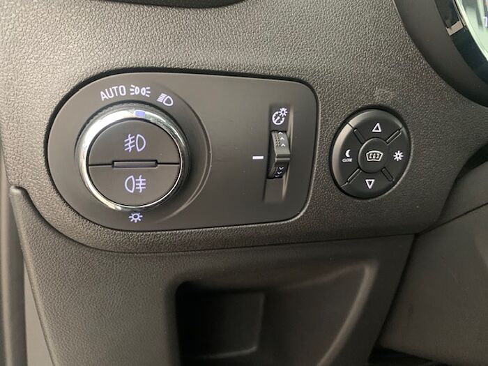 Opel Crossland X Ultimate 1.2 Automatik Navi*Sitz-u. Lenkradheizung*Kamera*PDC*Head-