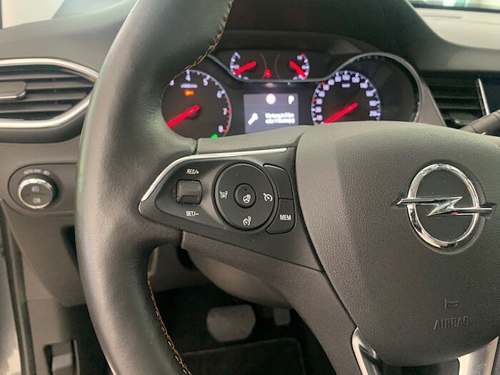Opel Crossland X Ultimate 1.2 Automatik Navi*Sitz-u. Lenkradheizung*Kamera*PDC*Head-
