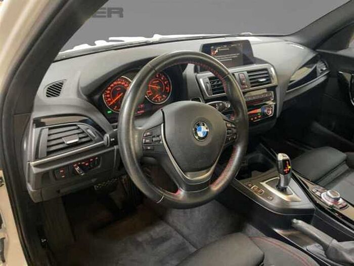 BMW 118 Sport Line*Klimaaut*PDC*Navi*Schiebedach*