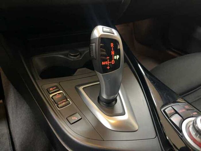 BMW 118 Sport Line*Klimaaut*PDC*Navi*Schiebedach*