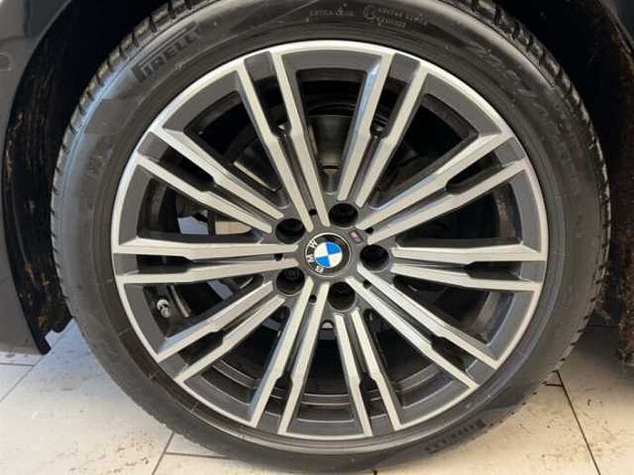 BMW 320 i xDrive M Sport Automatik Leder Kamera Schiebedach
