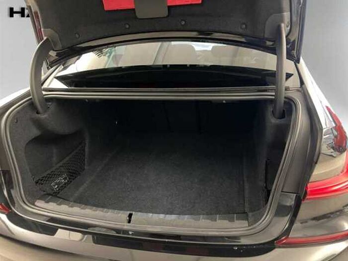 BMW 320 i xDrive M Sport Automatik Leder Kamera Schiebedach