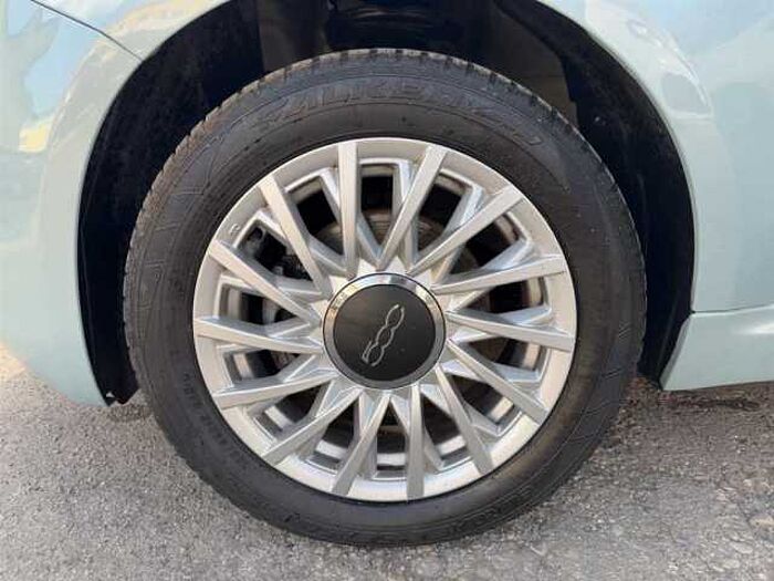 Fiat 500 1.0 Hybrid Dolcevita Navi*Allwetterreifen*PDC hinten*Bluetooth*Panoramadac