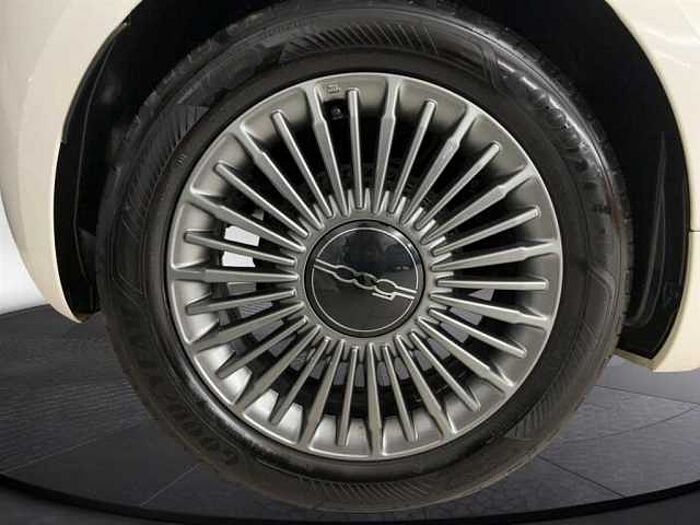 Fiat 500e Icon CarPlay Rückfahrmkamera Sitzheizung Navi