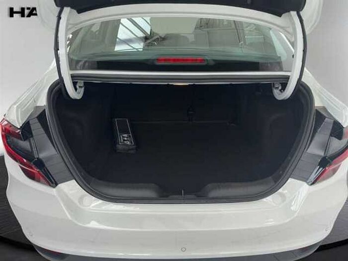 Fiat Panda Sedan Urban *Klimaautomatik* *PDC* *Kamera* *CarPlay* uvm.