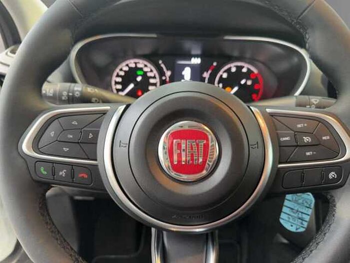 Fiat Panda Sedan Urban *Klimaautomatik* *PDC* *Kamera* *CarPlay* uvm.