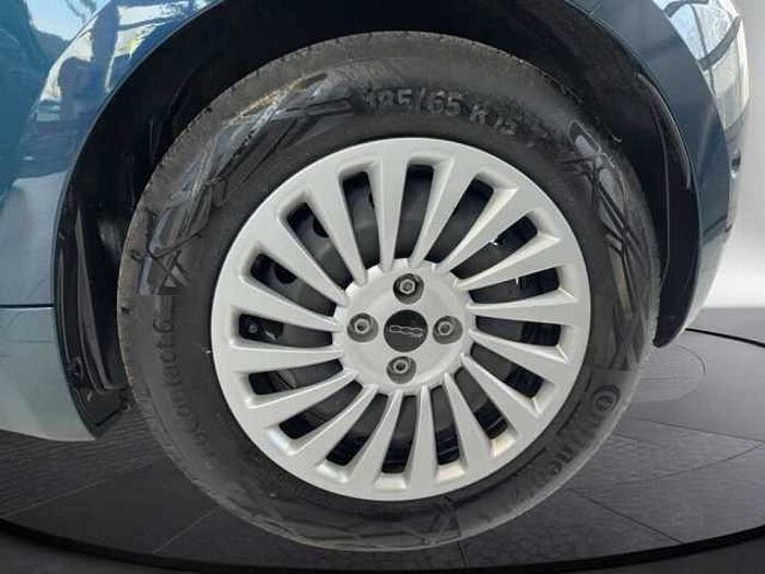 Fiat 500 Automatik 3-Phasen- Charger *Klimaautomatik* *PDC vo. & hi. * *SHZ* *CarPlay*