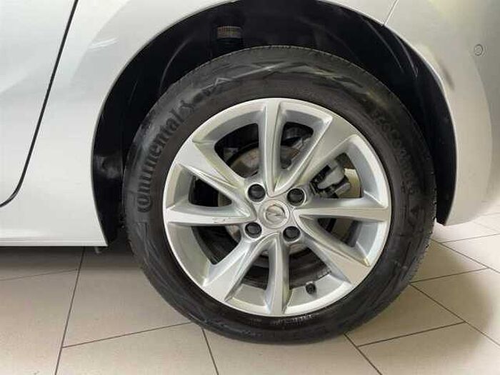 Opel Corsa 1.2T Elegance LED Kamera CarPlay Winterpaket