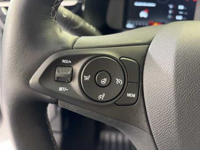 Opel Corsa 1.2T Elegance LED Kamera CarPlay Winterpaket