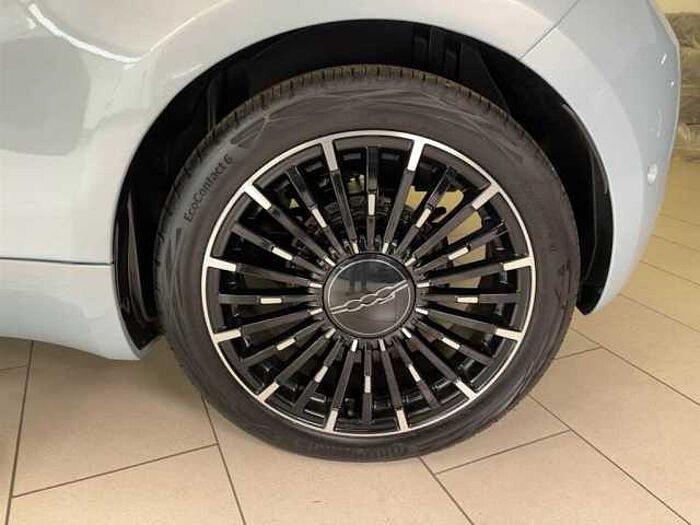 Fiat 500e La Prima LED Kamera Abstandstempomat