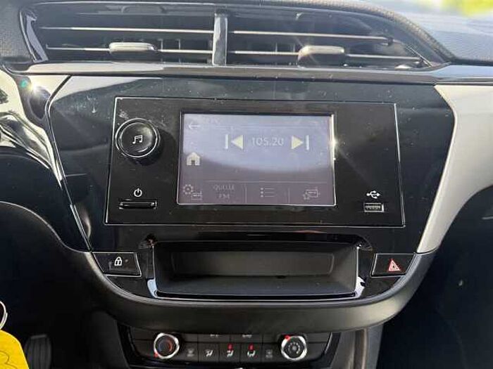 Opel Corsa 1,2 mit LED Scheinwerfer Klimaanlage Einparkhilfe hi Lederlenkrad