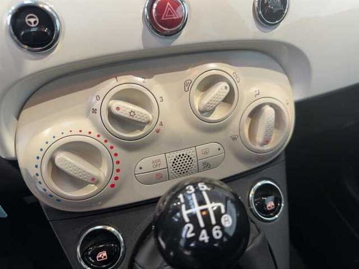 Fiat 500 *Klimaanalge* *Carplay* Licht- und Regensensor* *PDC* uvm.