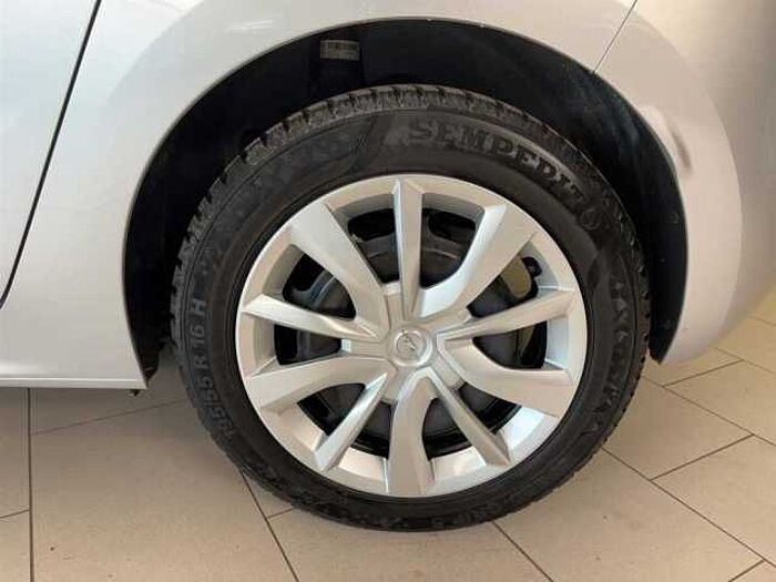 Opel Corsa Editon 1.2 Navi Tempomat Lichtsensor DAB-Radio