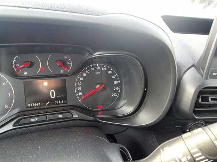 Opel Combo COMBO Life Diesel mit AHK #49