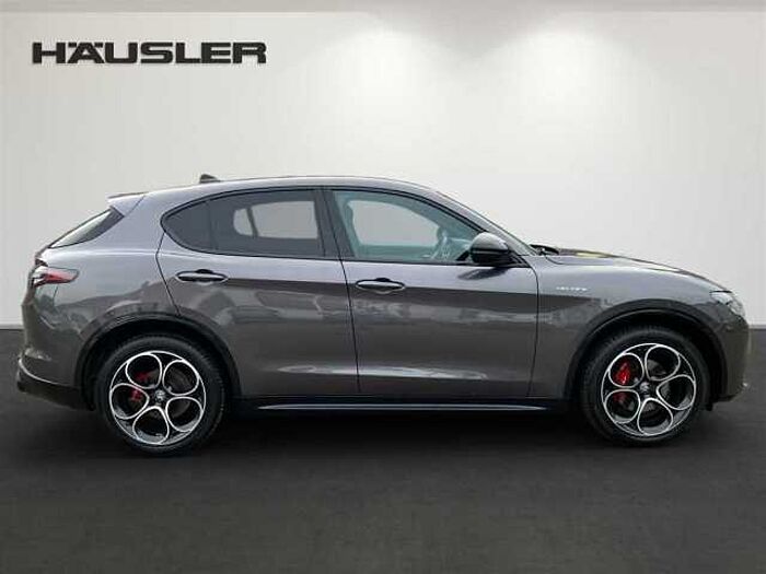 Alfa Romeo Stelvio 2.2D Q4 Veloce LED ACC Kamera Navi Leder Sitz+Lenkradheizung
