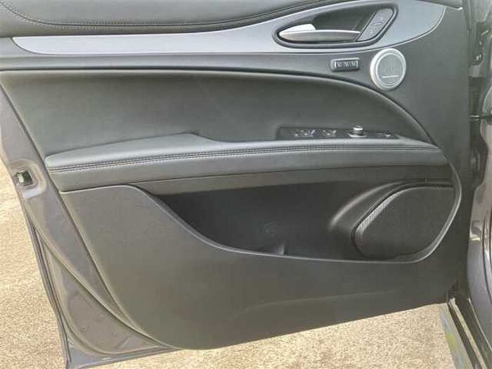 Alfa Romeo Stelvio 2.0 Q4 Veloce ACC LED Navi Leder Sitz+Lenkradheizung
