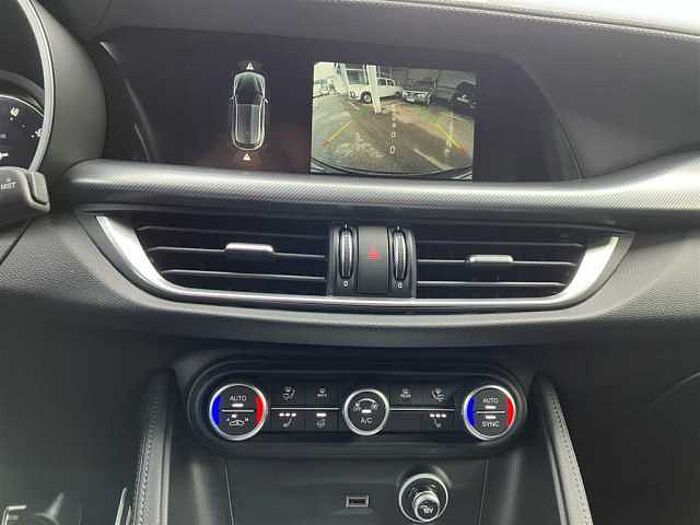 Alfa Romeo Stelvio 2.0 Q4 Veloce ACC LED Navi Leder Sitz+Lenkradheizung