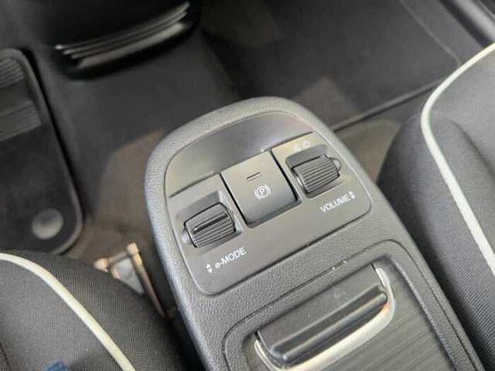 Fiat 500 Elektro 42 kWh 3-Phasen-Onboard-Charger *Klimaautomatik* *CarPaly* *Kamera*