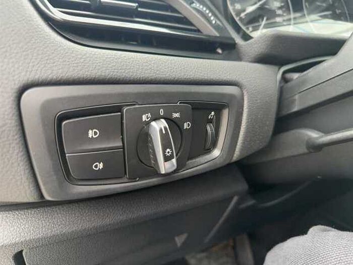 BMW 225 Active Tourer Advantage Navi LED Parkpilot Sitzheizung Tempomat uvm.