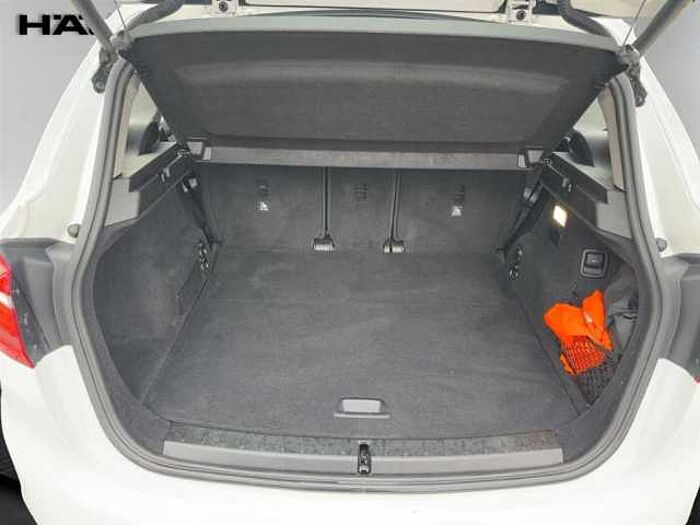 BMW 225 Active Tourer Advantage Navi LED Parkpilot Sitzheizung Tempomat uvm.