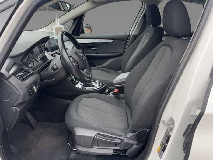 BMW 225 Active Tourer Advantage Navi LED Parkpilot Sitzheizung Tempomat uvm.