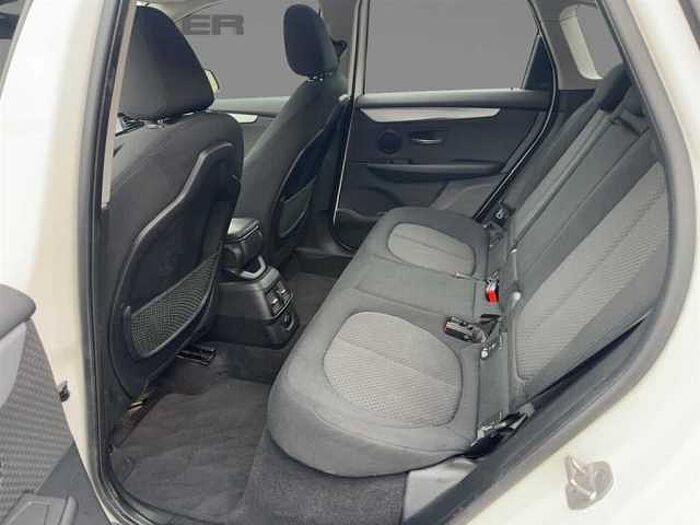 BMW 225 Active Tourer Advantage Navi LED Parkpilot Sitzheizung Tempomat uvm.