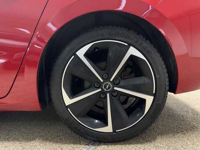 Opel Astra Elegance*1.2*Navi*Kamera*PDC*SHZ*LHZ*