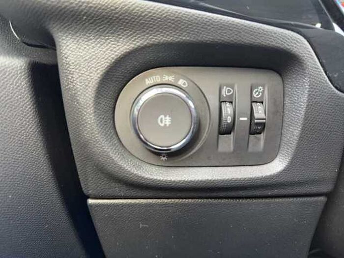 Opel Corsa 1.2 Edition, Sitz-+Lenkradheizung, PDC, Isofix,