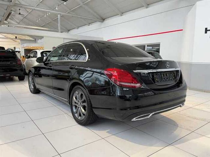Mercedes-Benz C 180 Automatik *Navi* *LED* *Leder* *SHZ* *PDC* *Kamera* *Ambientenbeleuchtung*