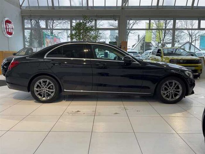 Mercedes-Benz C 180 Automatik *Navi* *LED* *Leder* *SHZ* *PDC* *Kamera* *Ambientenbeleuchtung*