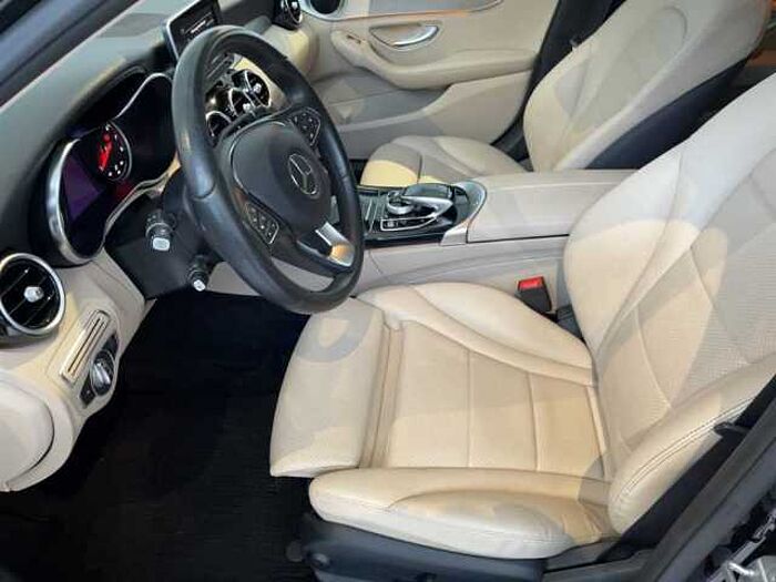 Mercedes-Benz C 180 Automatik *Navi* *LED* *Leder* *SHZ* *PDC* *Kamera* *Ambientenbeleuchtung*