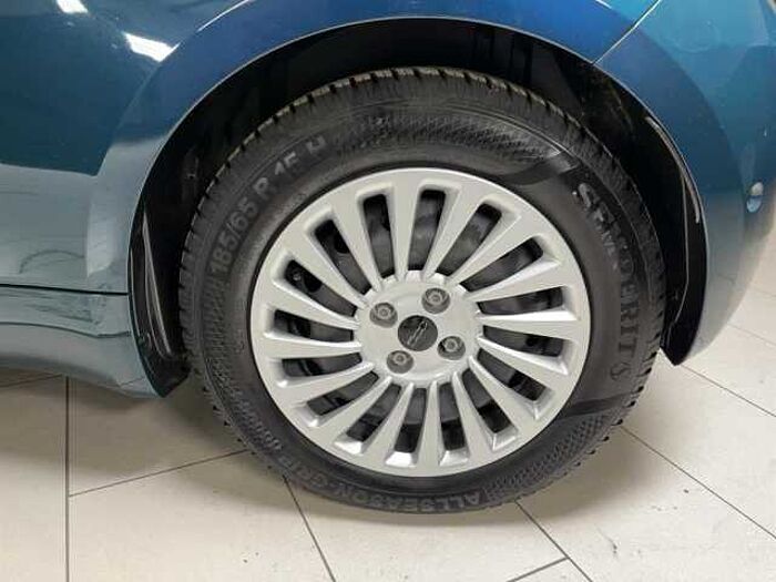 Fiat 500e Neuer 500 Rückfahramera Sitzheizung Parksensoren