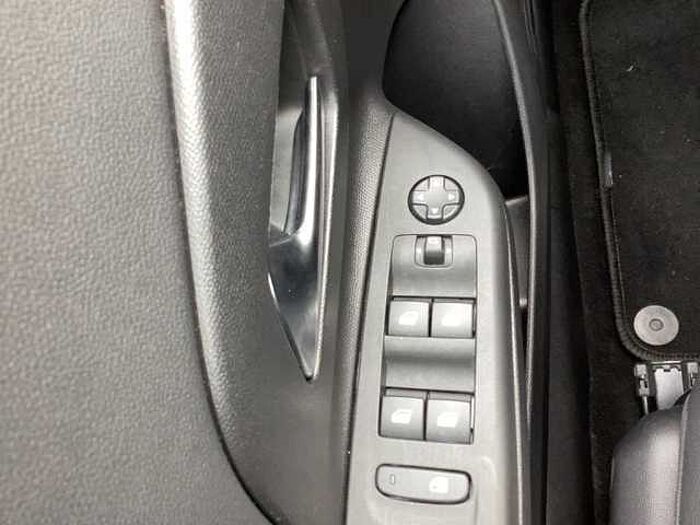 Opel Corsa Elegance 1.2T Kamera, Klima, Navi, Sitzheiz.