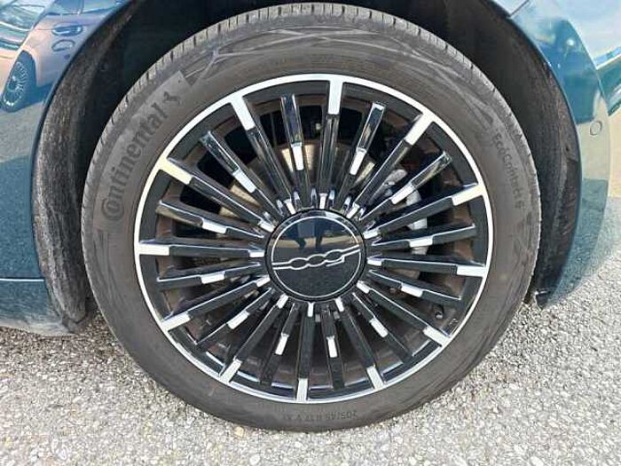 Fiat 500e Cabrio la Prima mit Navi*SHZ*LED