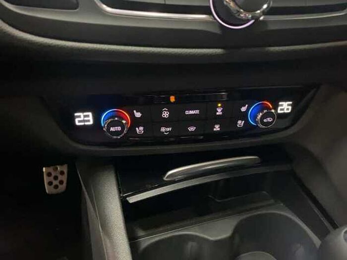 Opel Insignia ST*Ultimate*2.0*Navi*Massagesitz*AHK*