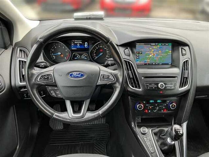 Ford Kuga 1.0 T Turnier Titanium PDC Navi Sitz+Lenkradheizung