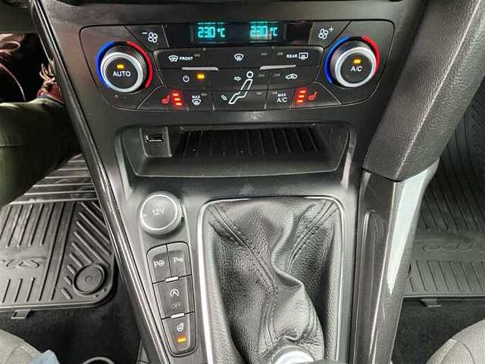 Ford Kuga 1.0 T Turnier Titanium PDC Navi Sitz+Lenkradheizung