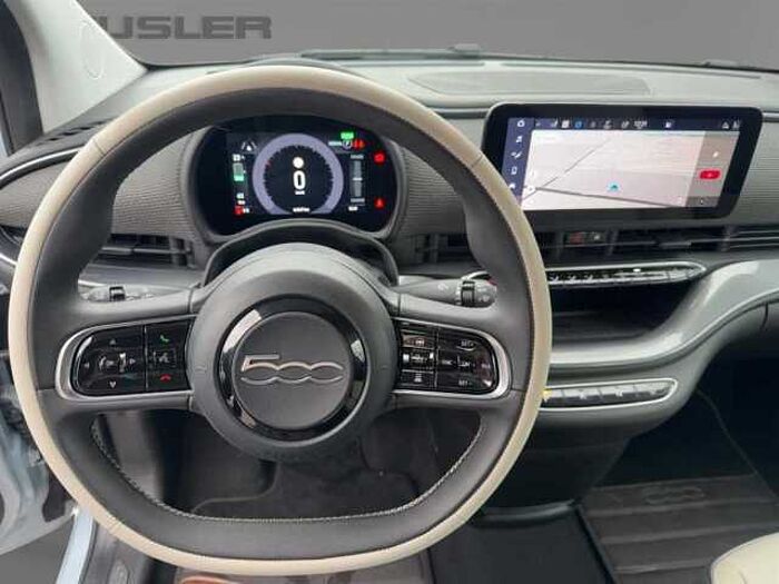 Fiat 500 Elektro 42 kWh 3-Phasen-Onboard-Charger Cabrio La Prima *Navi* *PDC vo. und