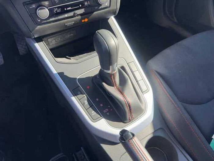 SEAT Arona FR Automatik *LED* *Navi* *SHZ* *PDC* *CarPlay* uvm.