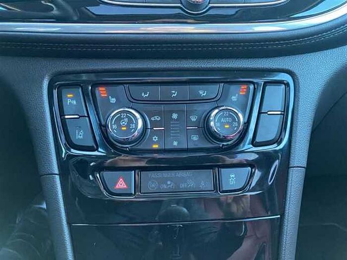 Opel Mokka 1.4T AT Ultimate Glasdach Bose LED Kamera Navi PDC