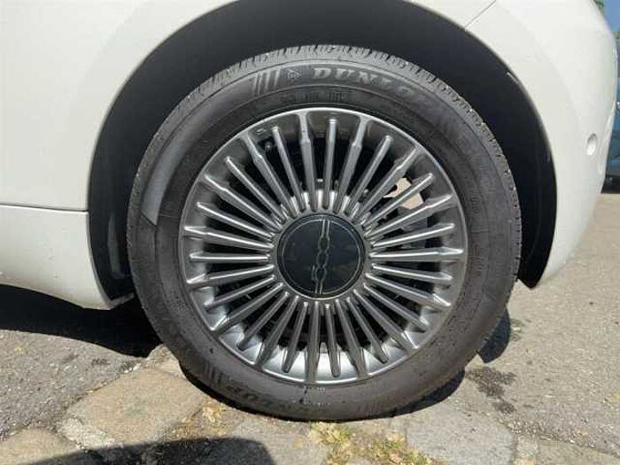 Fiat 500 Elektro 42 kWh 3-Phasen-Onboard-Charger *PDC*Sitzheizung*Kamera*Alufelgen*