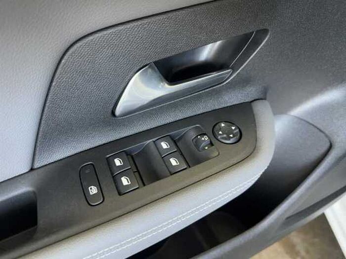 Opel Mokka-e Elegance Kamera LED PDC SHZ Tempomat Carplay uvm.
