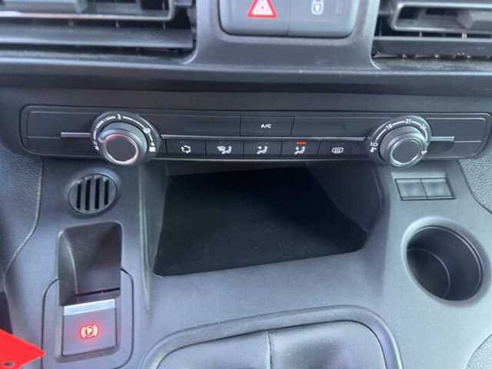 Opel Combo Life Elegance 130Ps Diesel LED Kamera PDC SHZ Carplay uvm.